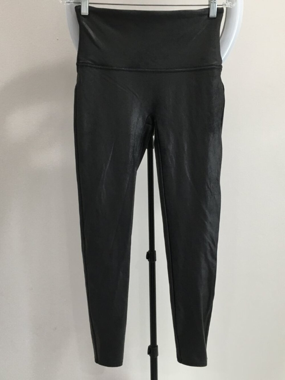 SPANX Sara Blakely Black Coated Stretchy Pull On Shaping Slimming Leggings Pant